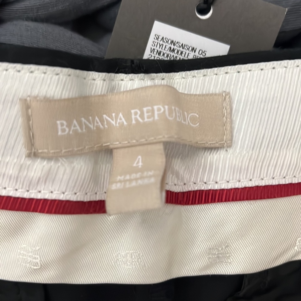 Black Women’s Shorts size 4 - Banana Republic New Never Used without tags